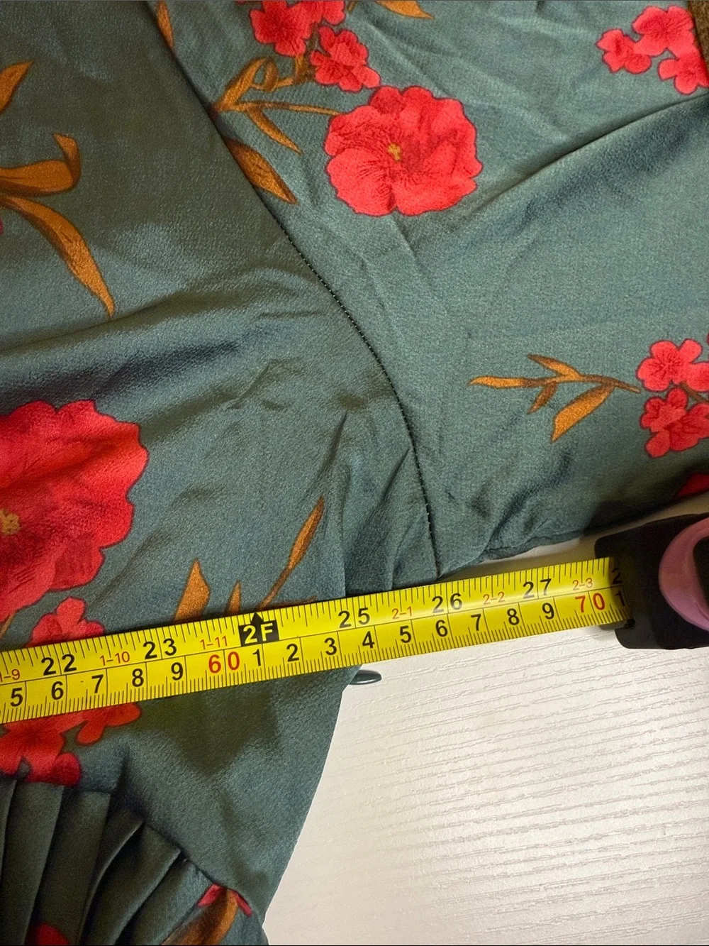 PrettyLittleThing Emerald Green Midi Dress Red Floral Print and pleated skirt - Picture 6 of 8